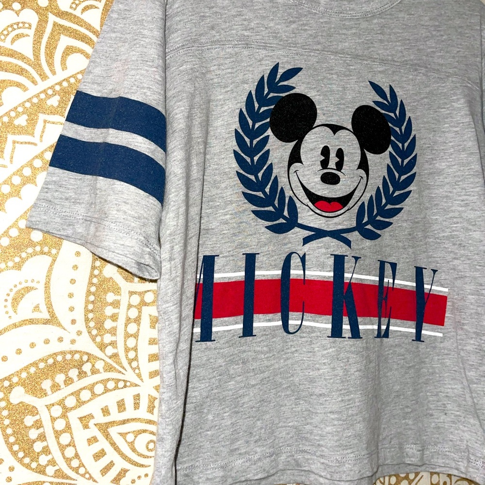 “DISNEY” MICKEY MOUSE GRAY CROPPED SHORT SLEEVED TOP, ONLY WORN TWICE, LADIES XS - Picture 4 of 6